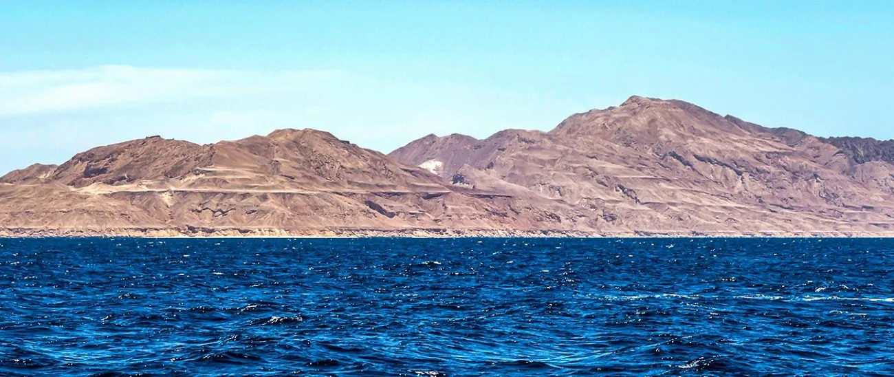 Isola di Tiran: La tua Guida Turistica